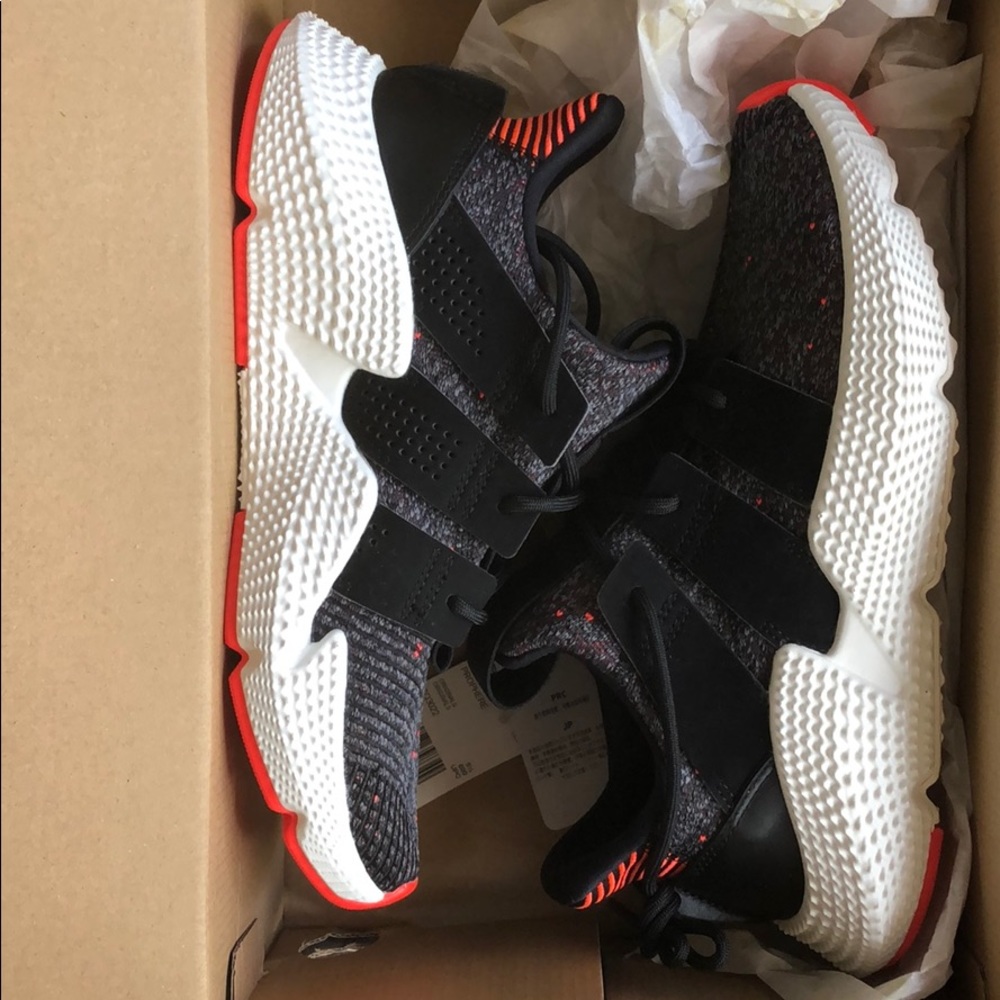 BNWT adidas Prophere